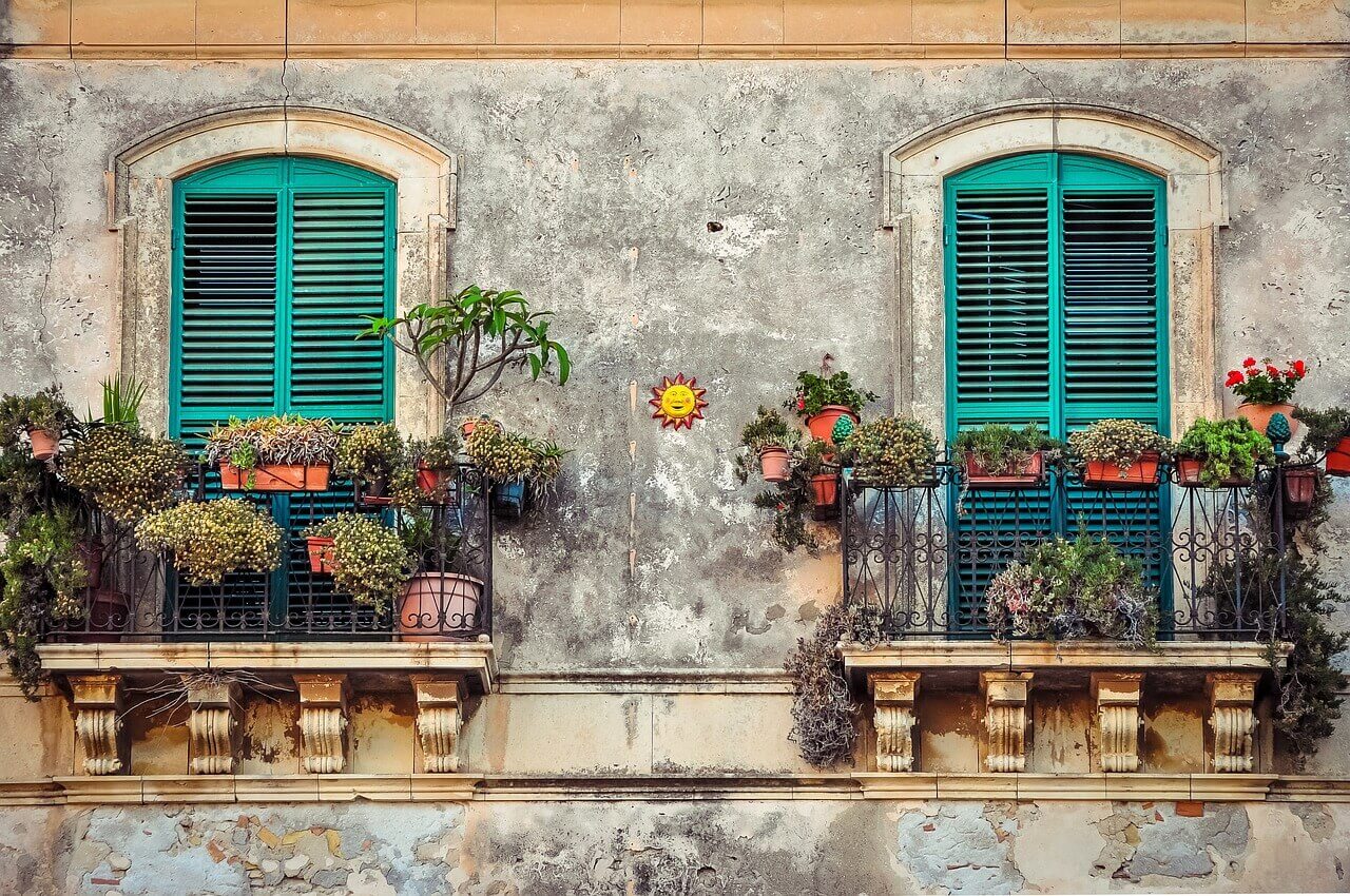 Scenic last minute cityscapes and architecture in Venice.