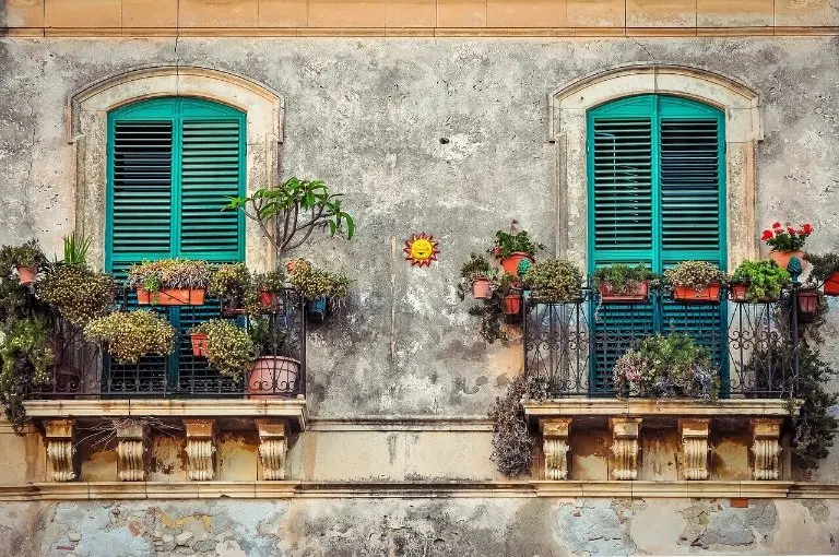 Scenic last minute cityscapes and architecture in Venice.